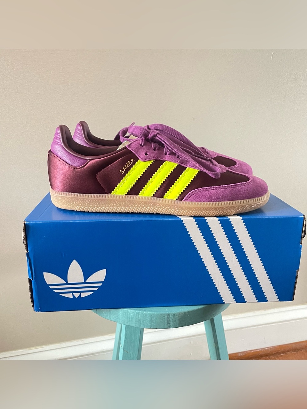 Adidas Samba OG Maroon Purple Satin Neon Yellow Gum JS1316 Women’s 8.5 NEW
